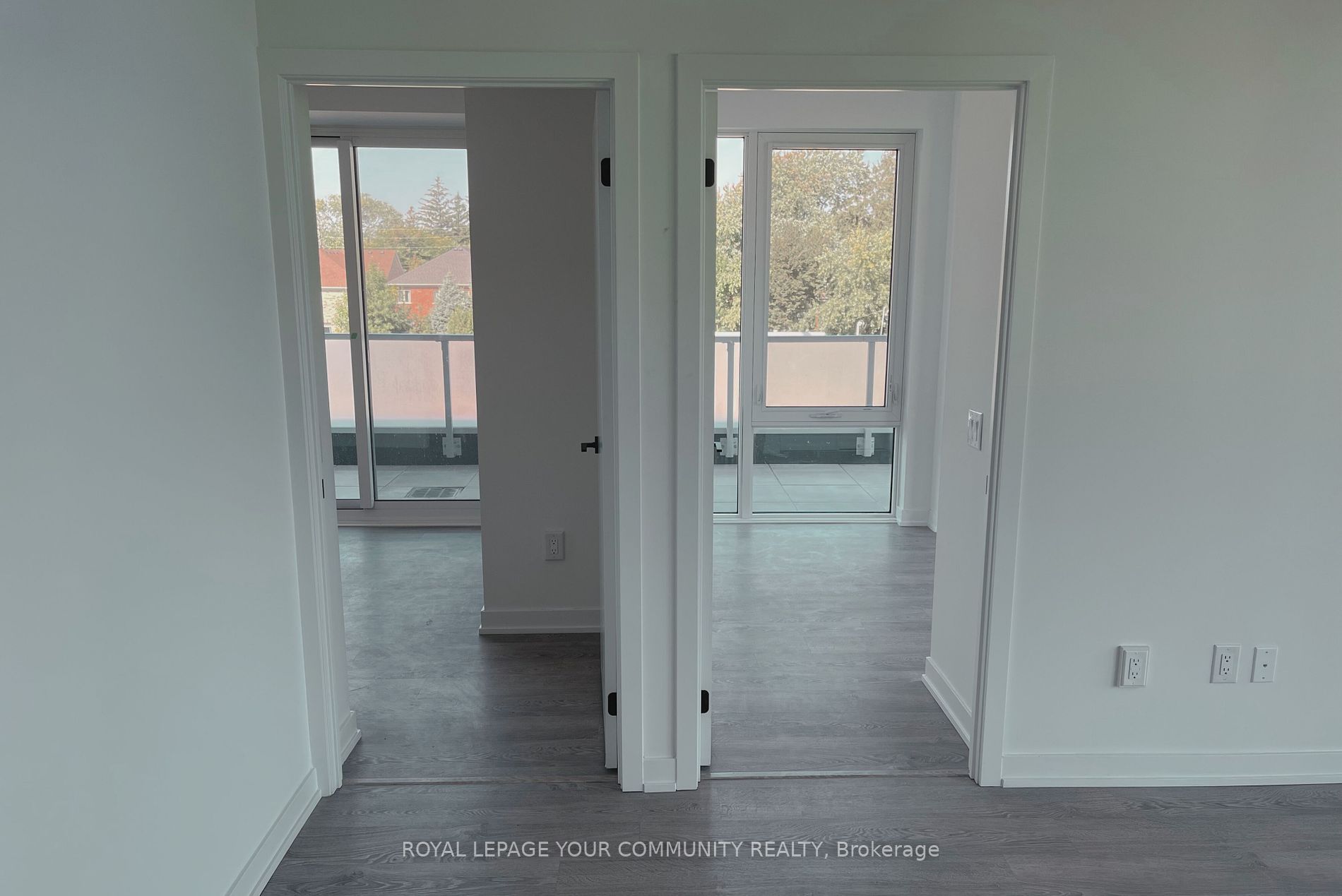 215 Lakeshore Road W, #214