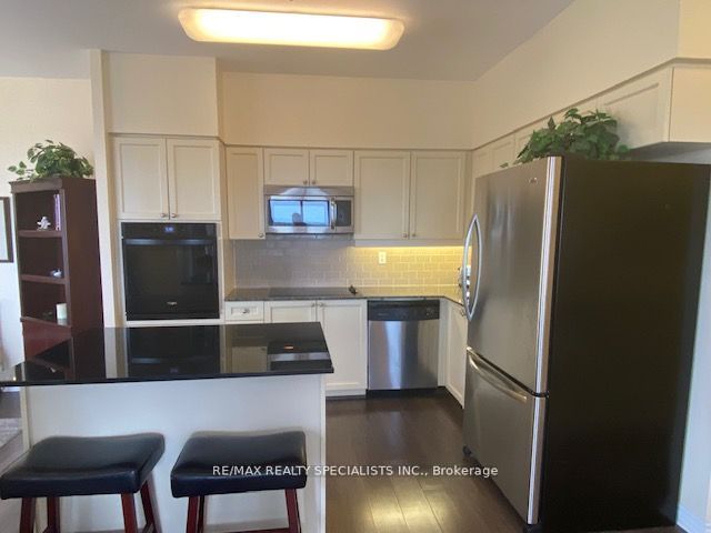 810 Scollard Crt, #1304