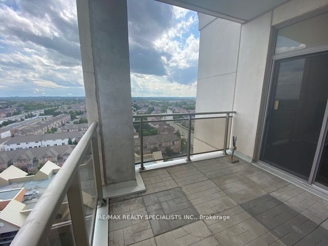 810 Scollard Crt, #1304