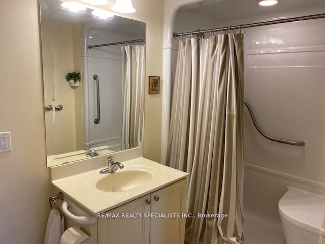 810 Scollard Crt, #1304