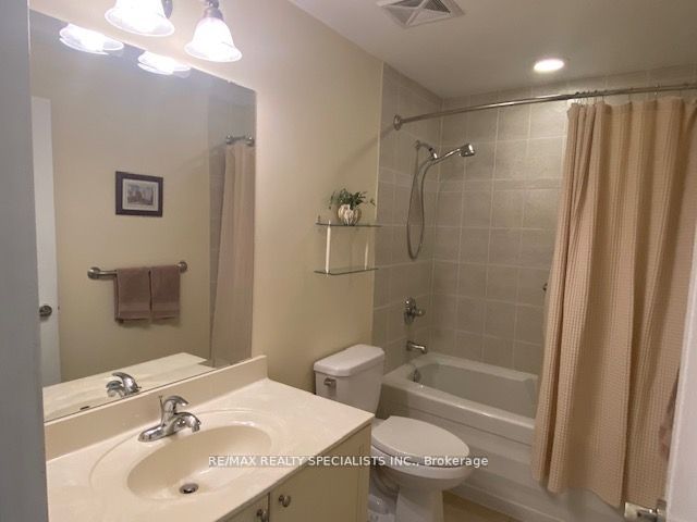 810 Scollard Crt, #1304