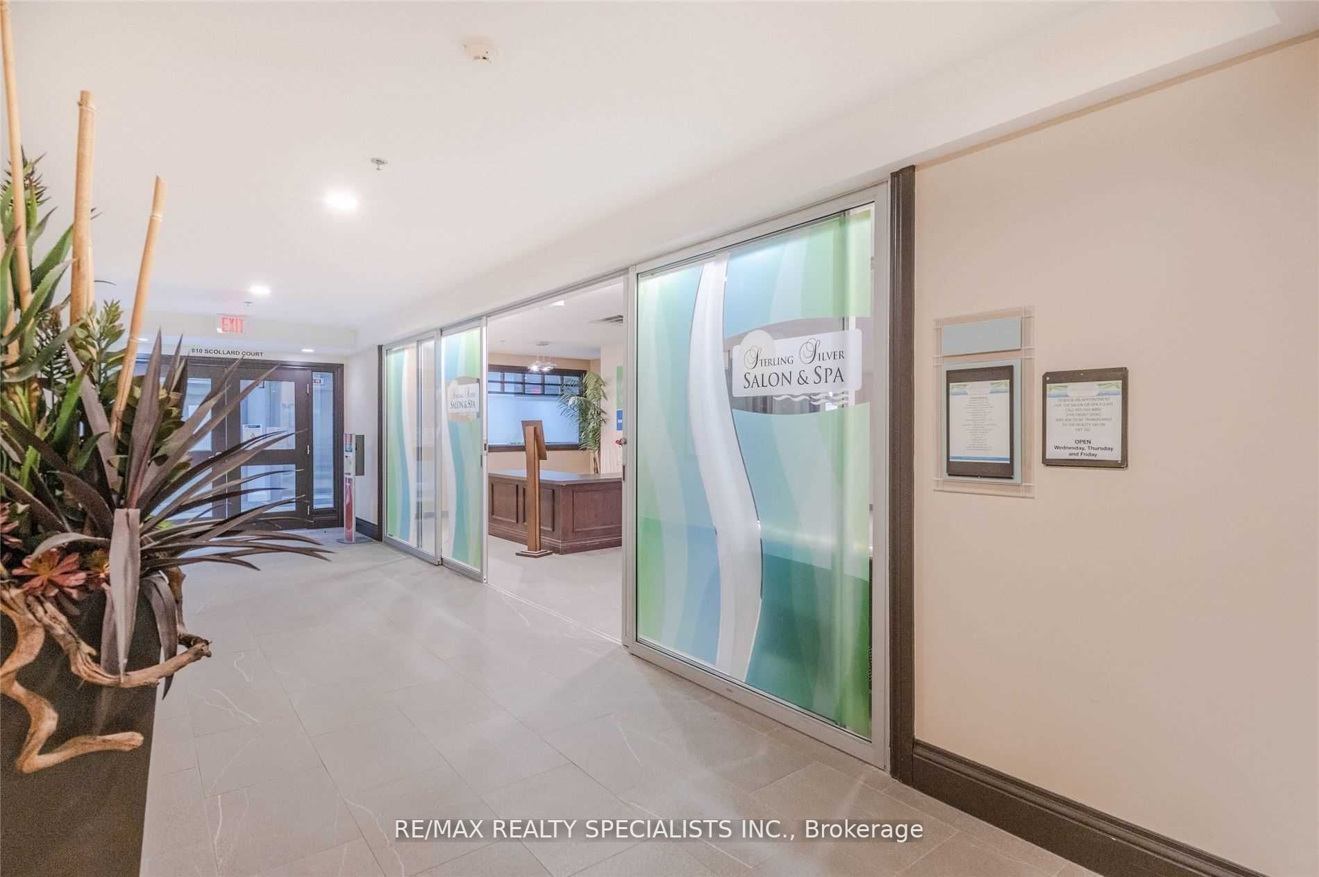 810 Scollard Crt, #1304