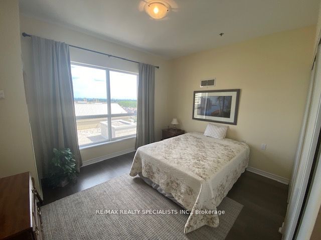 810 Scollard Crt, #1304