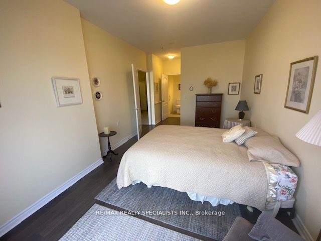 810 Scollard Crt, #1304