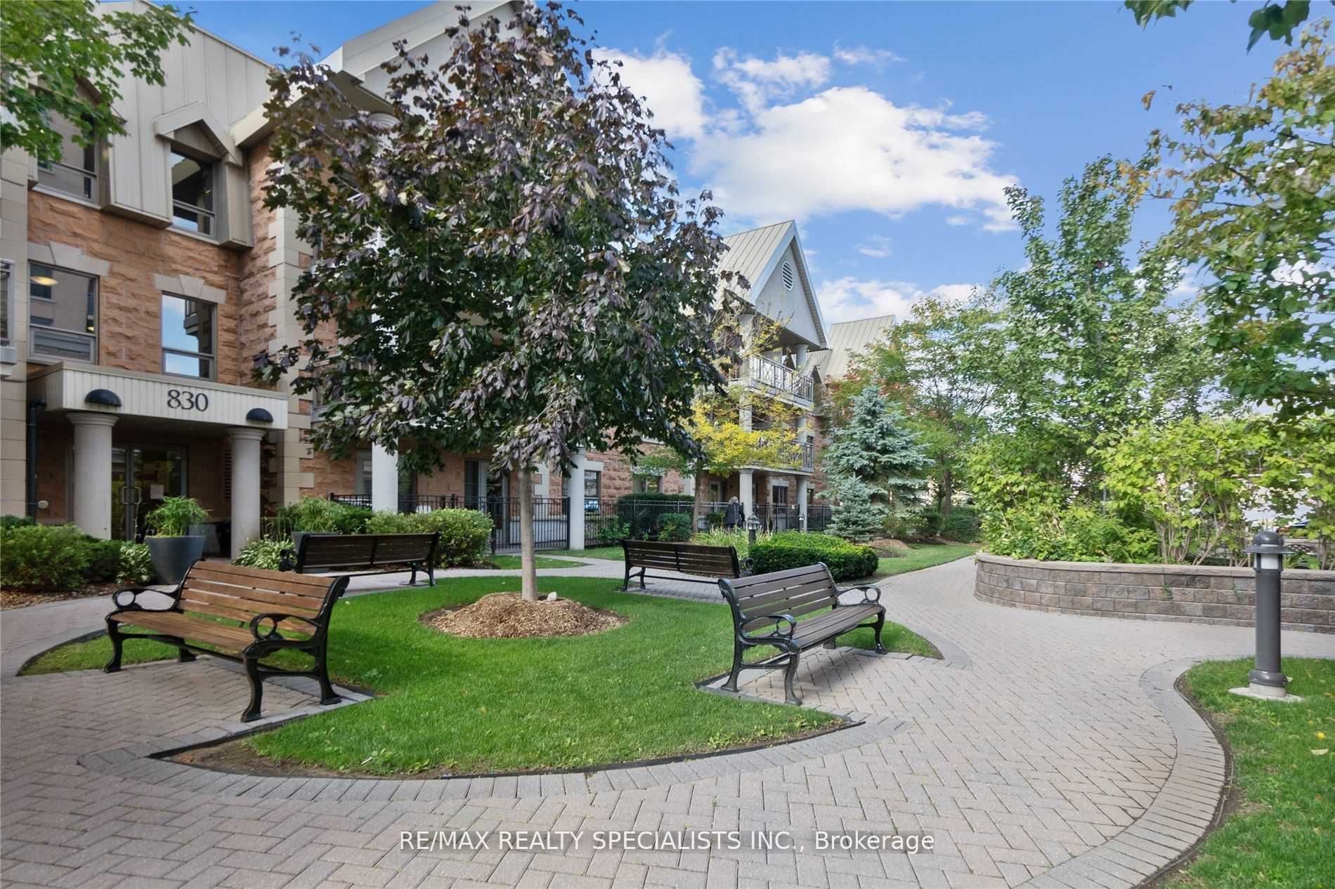 810 Scollard Crt, #1304