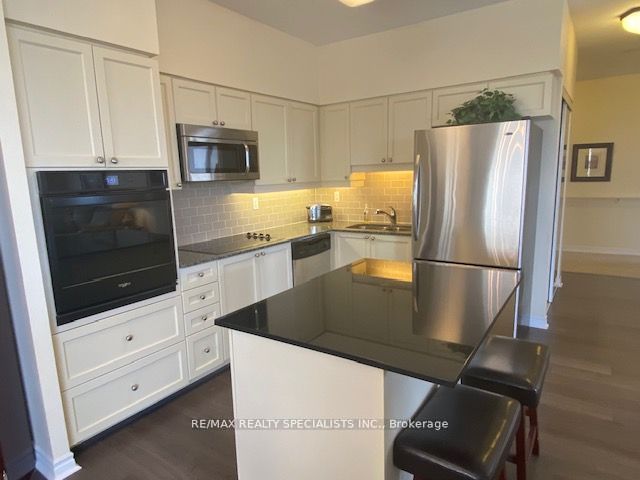 810 Scollard Crt, #1304