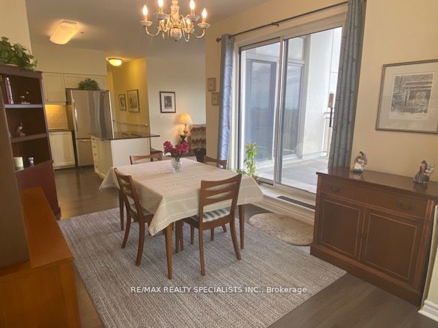 810 Scollard Crt, #1304