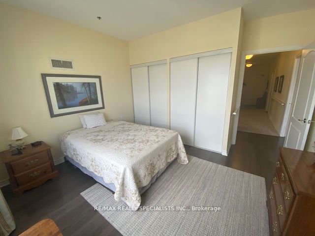 810 Scollard Crt, #1304