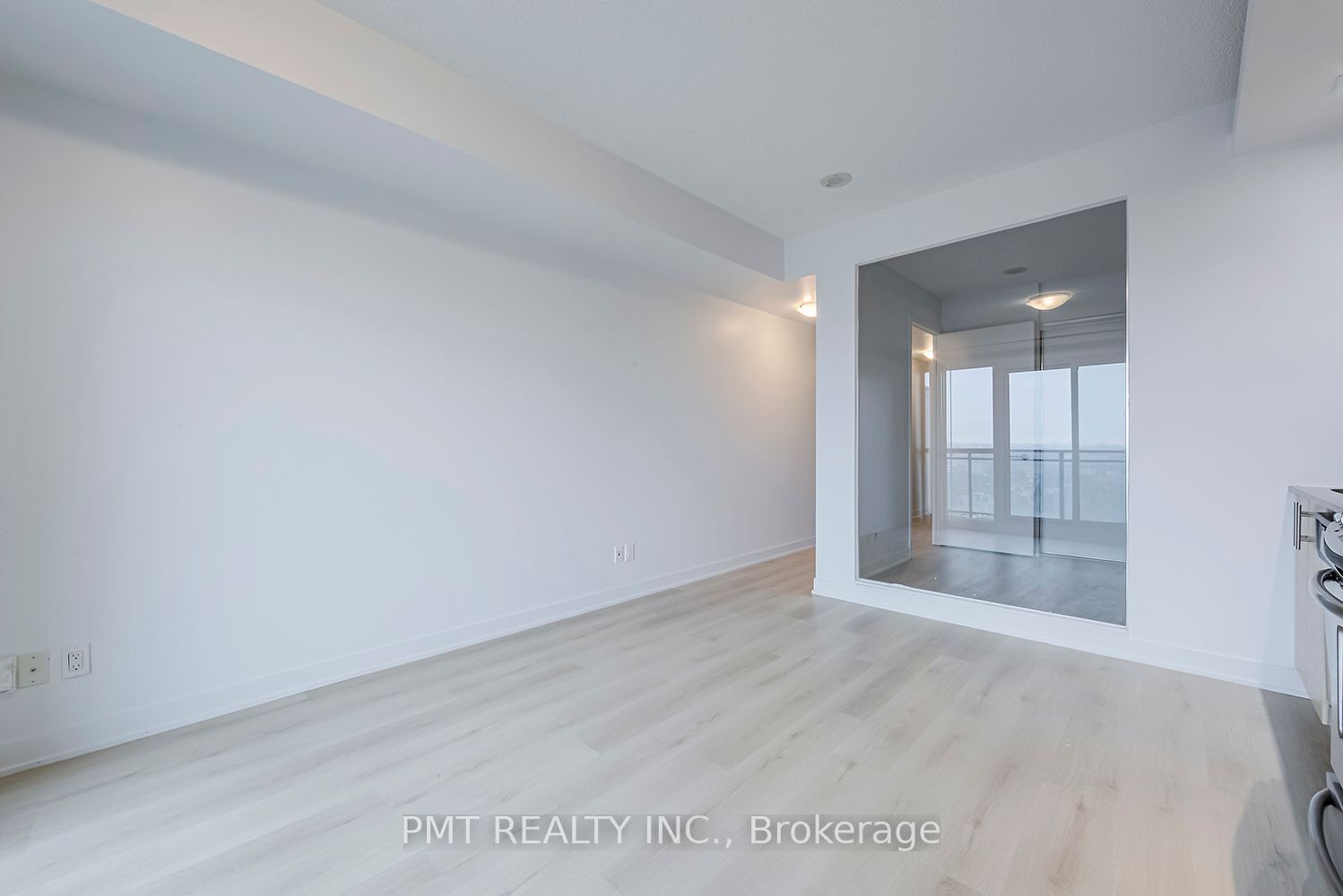 165 Legion Road N, #2722