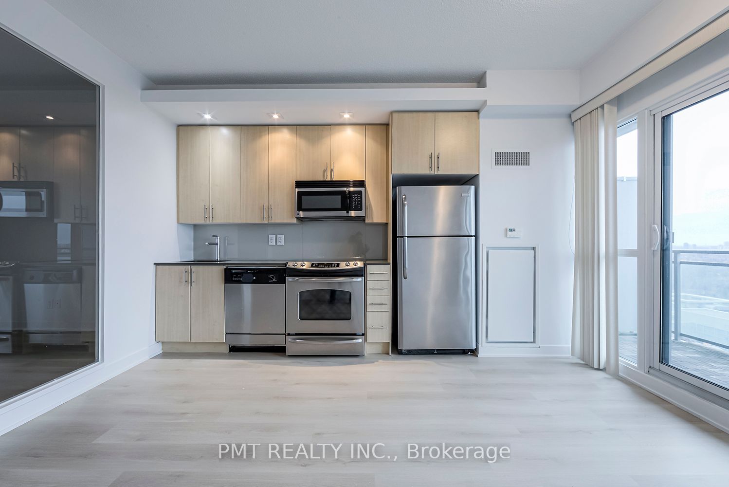 165 Legion Road N, #2722
