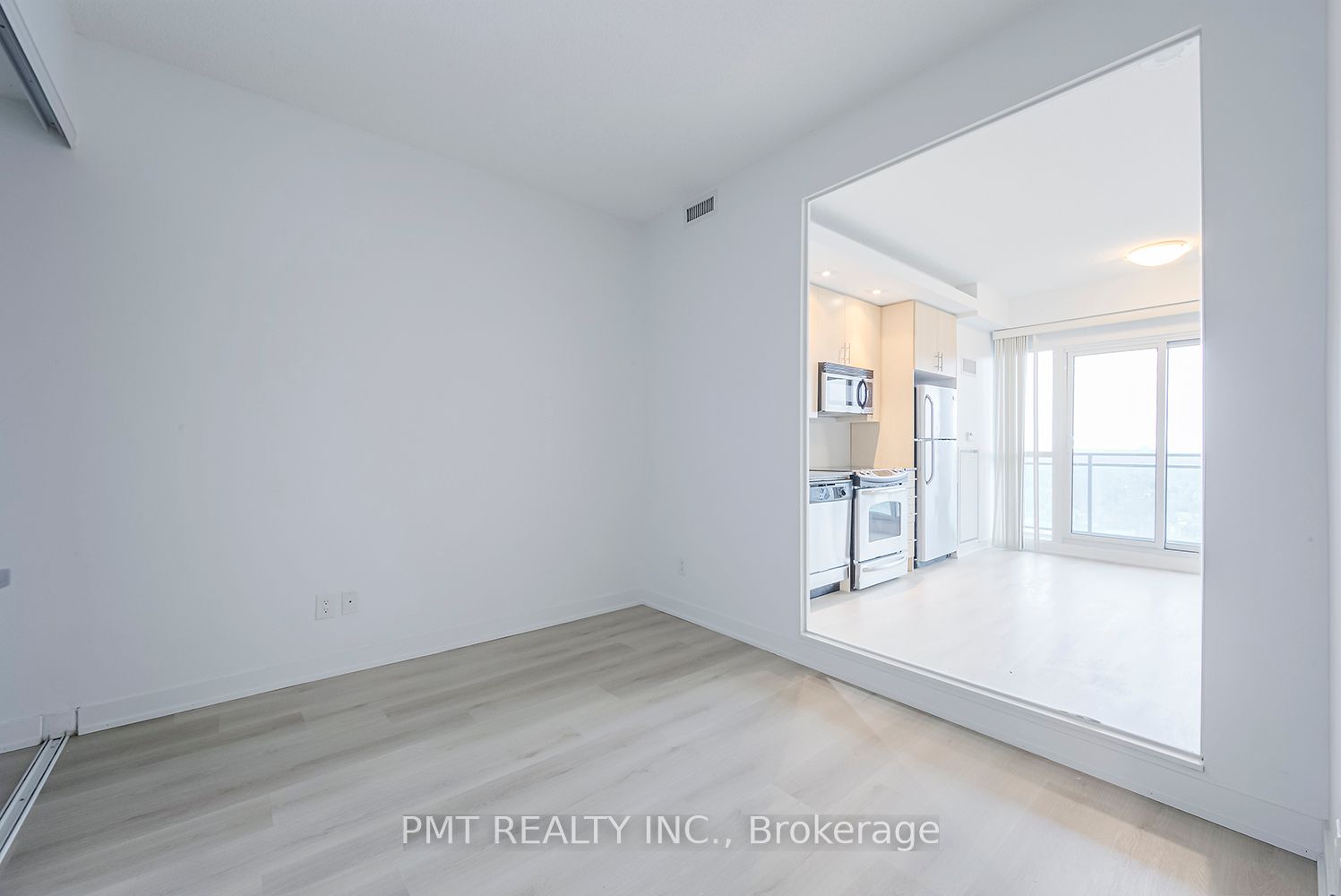 165 Legion Road N, #2722
