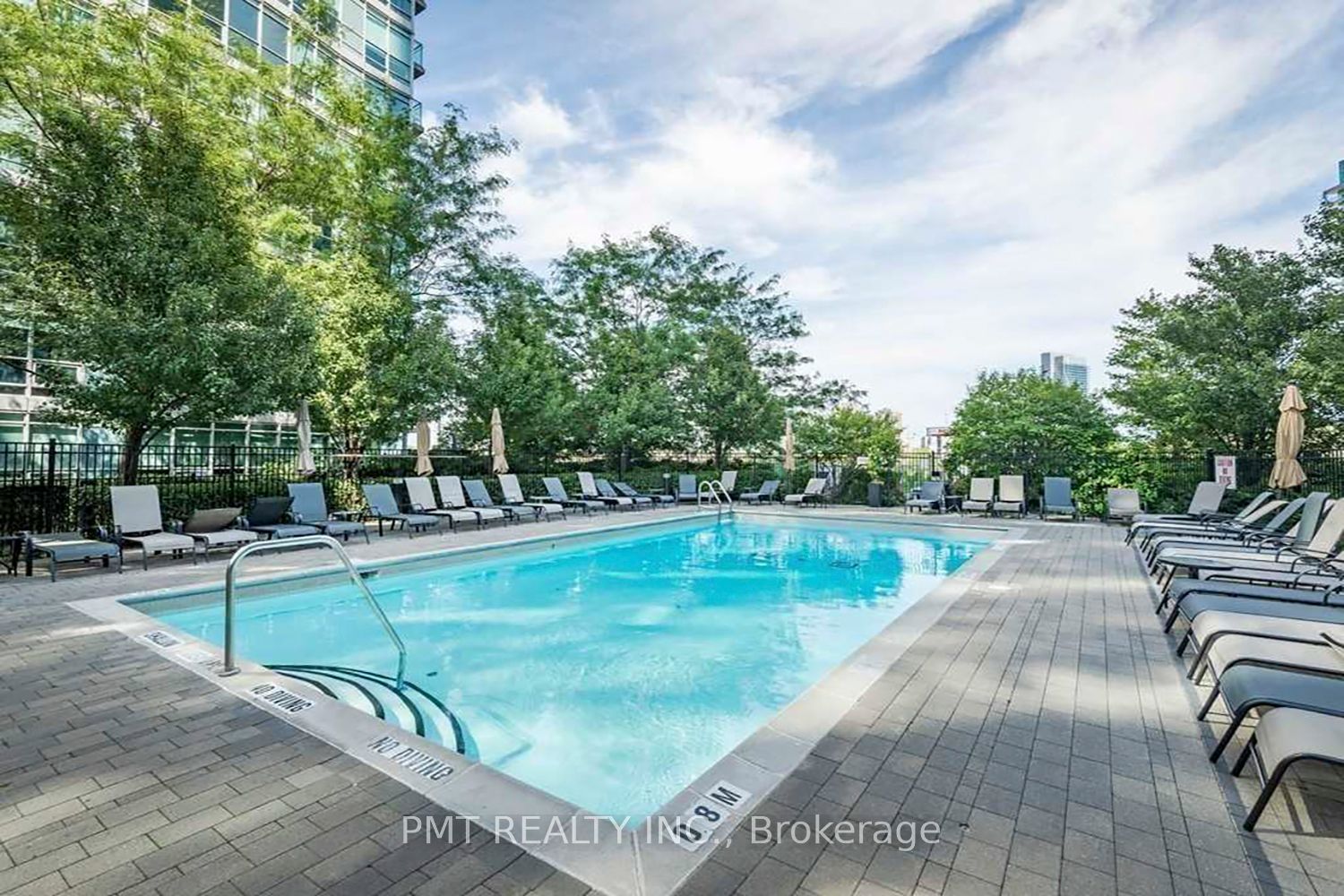 165 Legion Road N, #2722