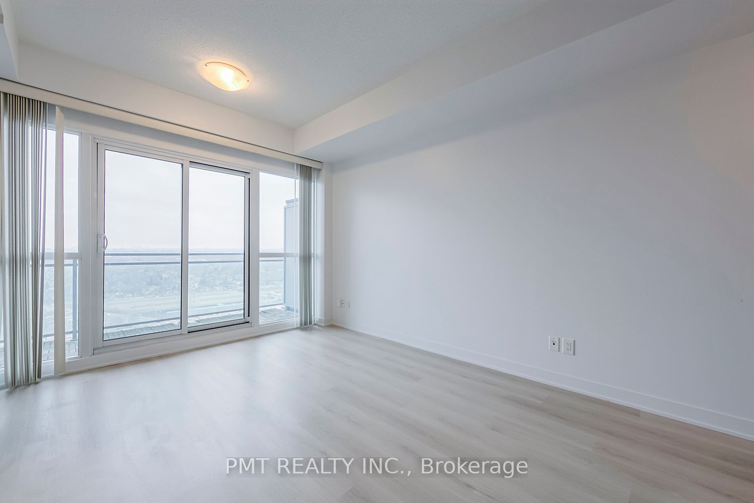 165 Legion Road N, #2722