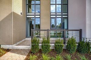 509 Dundas St W, #103