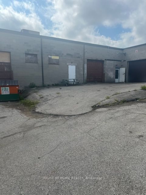 2400 Finch Ave W, #3