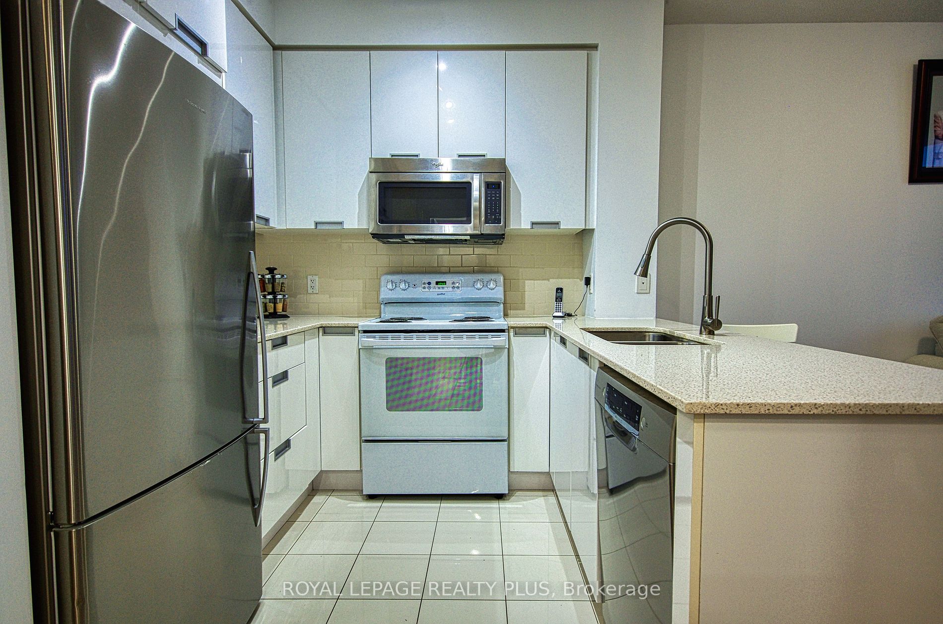 75 Eglinton Ave W, #601