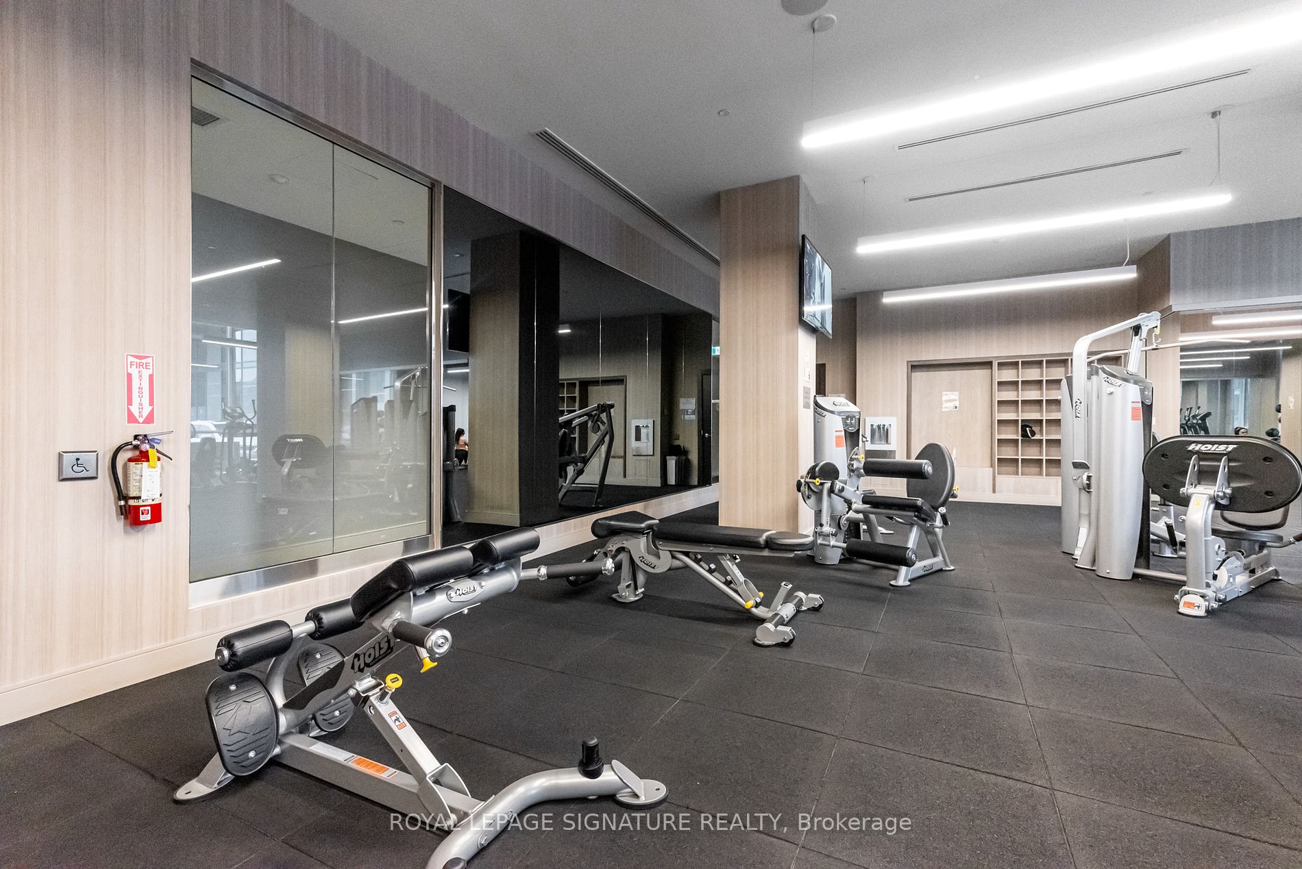 8 Nahani Way #3418