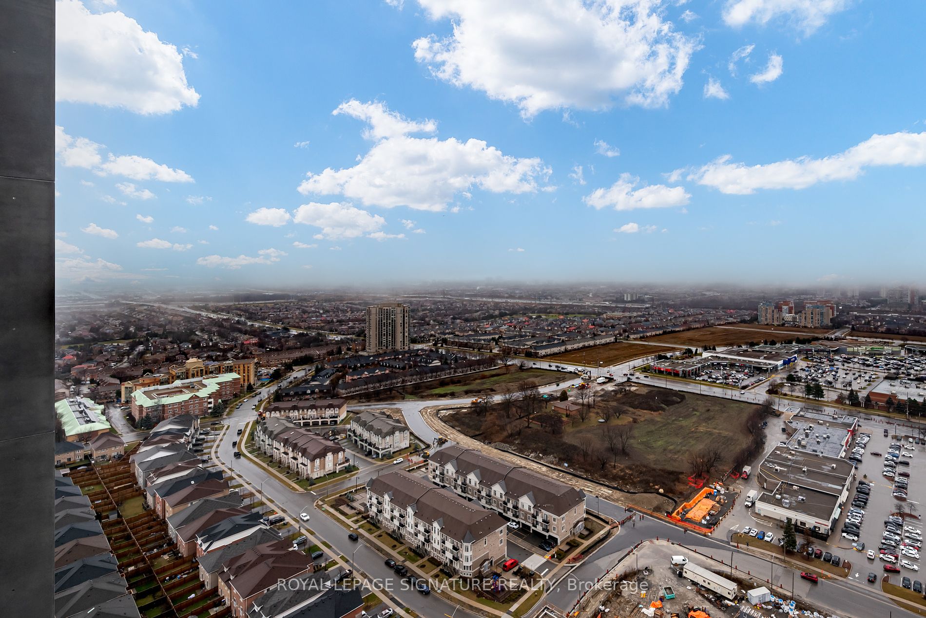 8 Nahani Way #3418