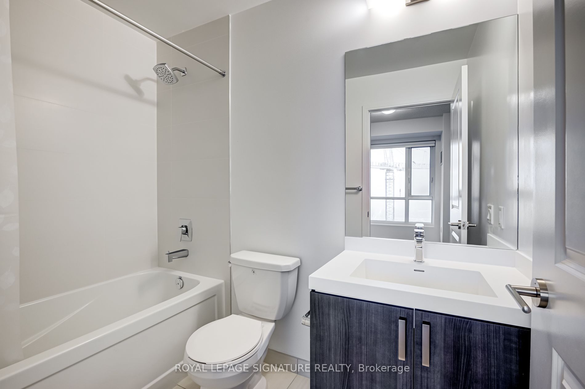 8 Nahani Way #3418
