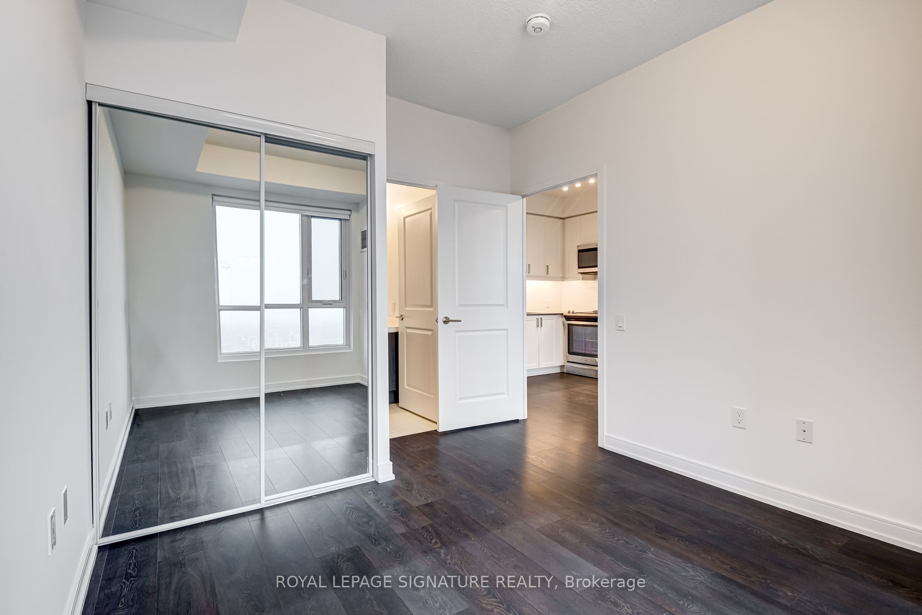 8 Nahani Way #3418