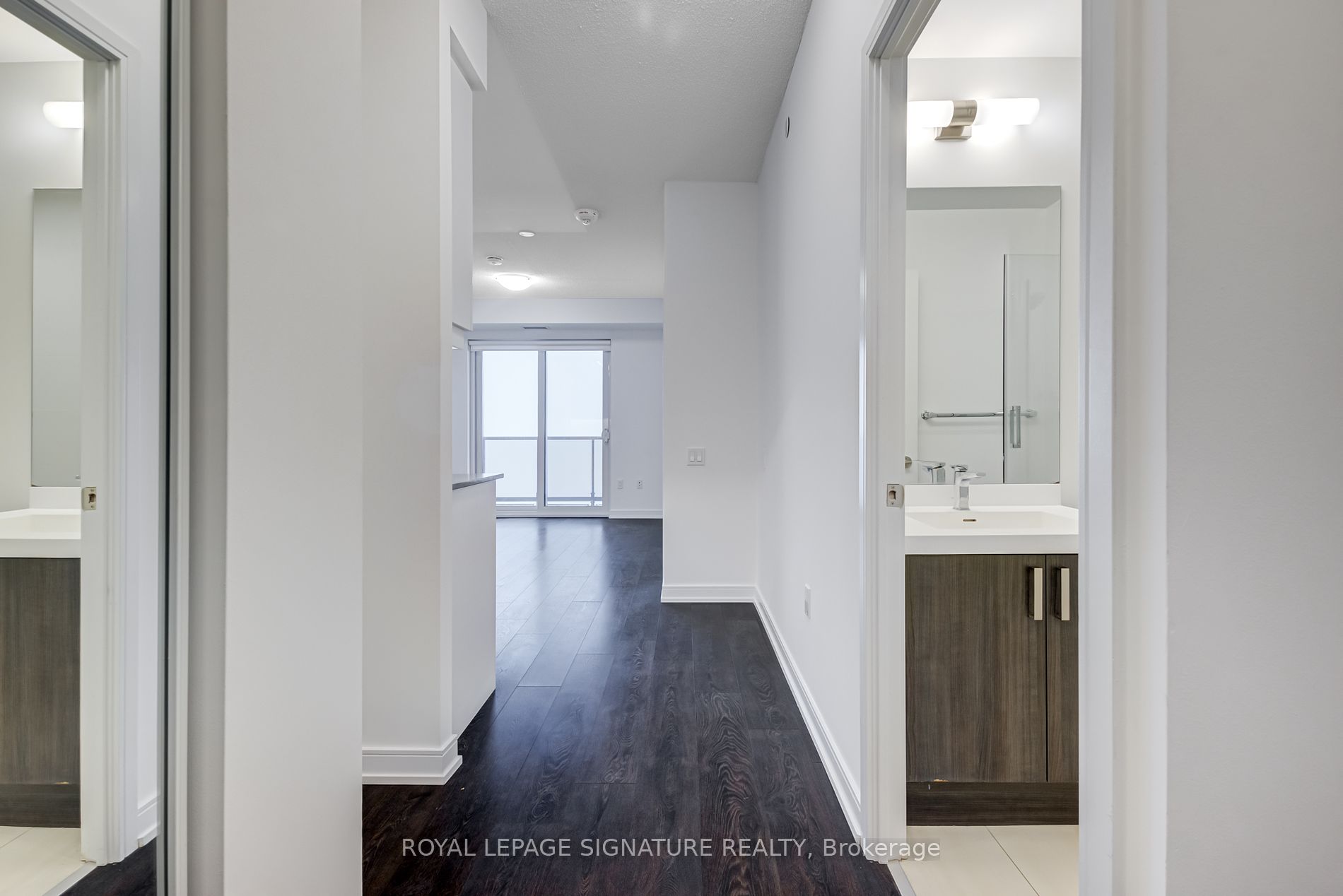 8 Nahani Way #3418