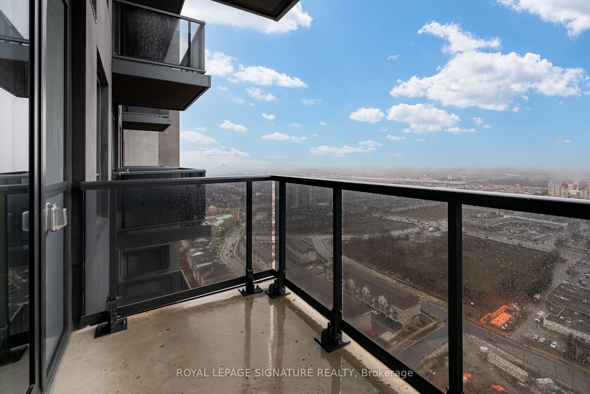 8 Nahani Way #3418