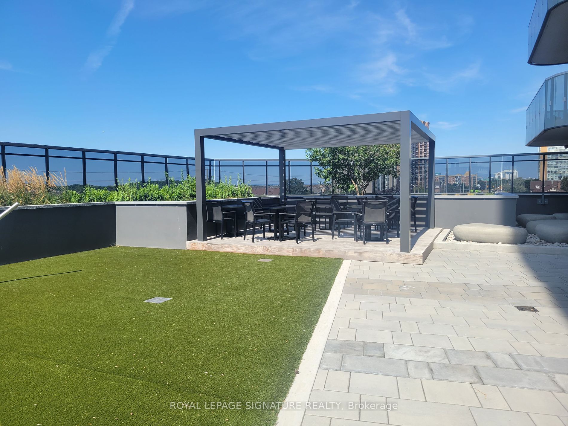 8 Nahani Way #3418