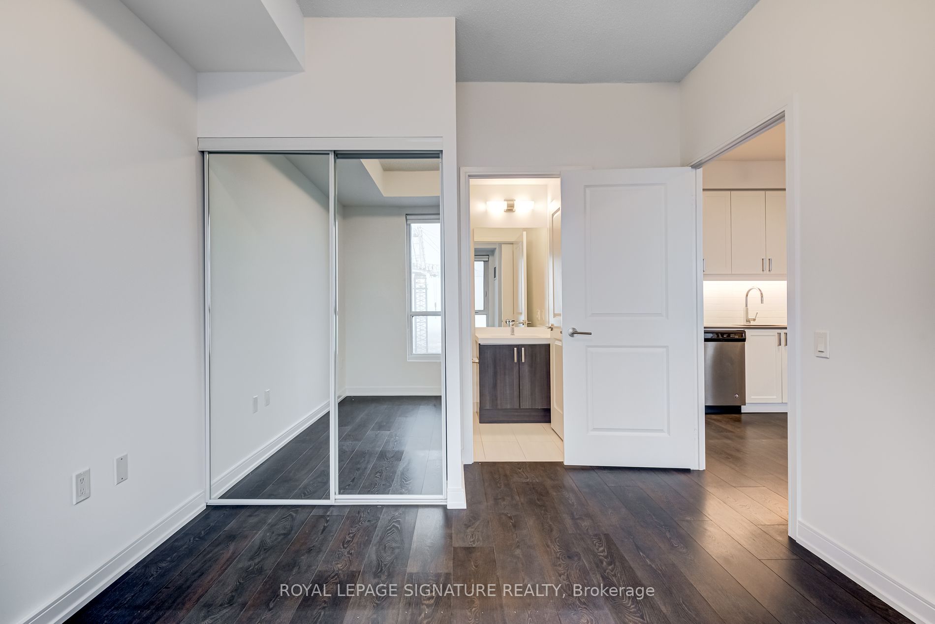 8 Nahani Way #3418