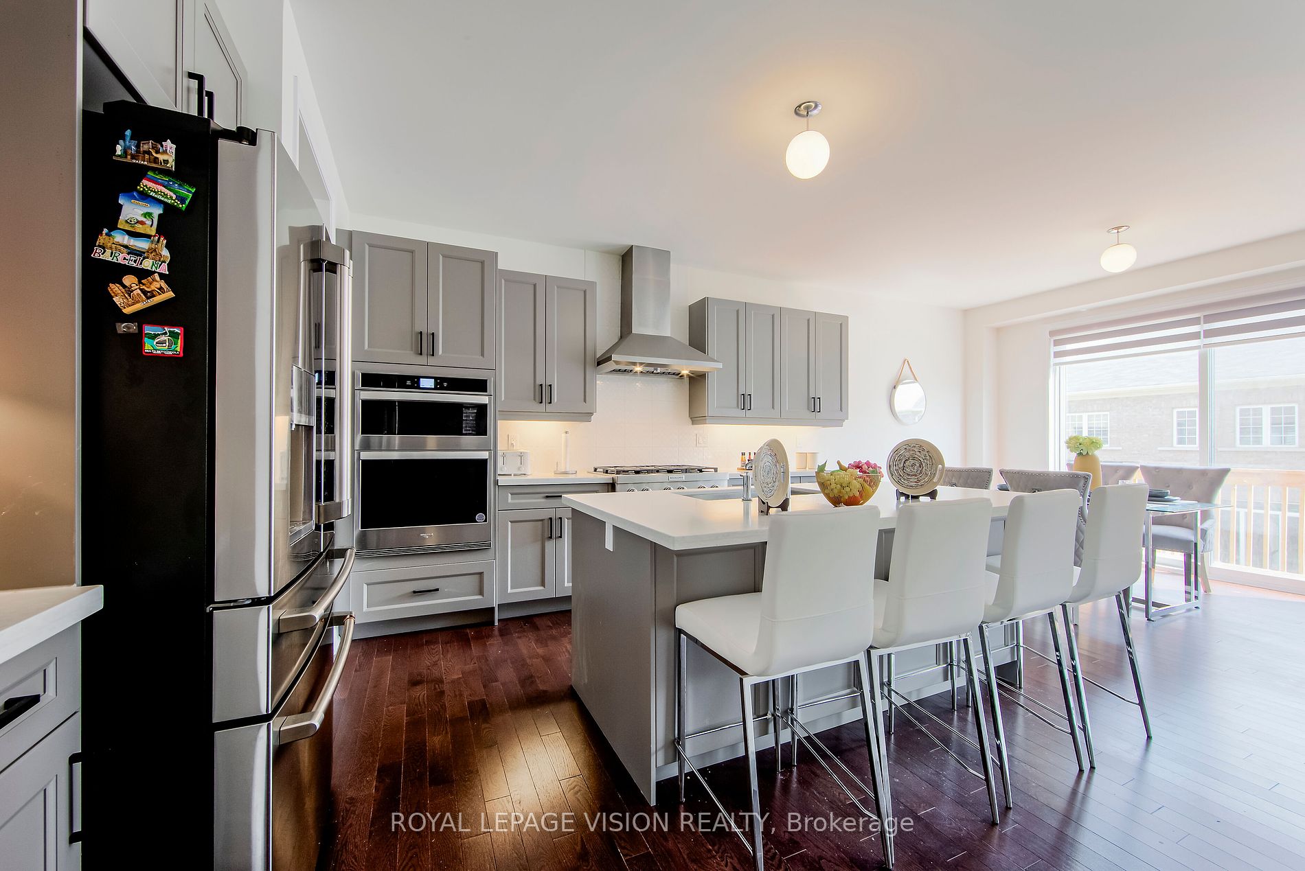 14 Lowell Cres