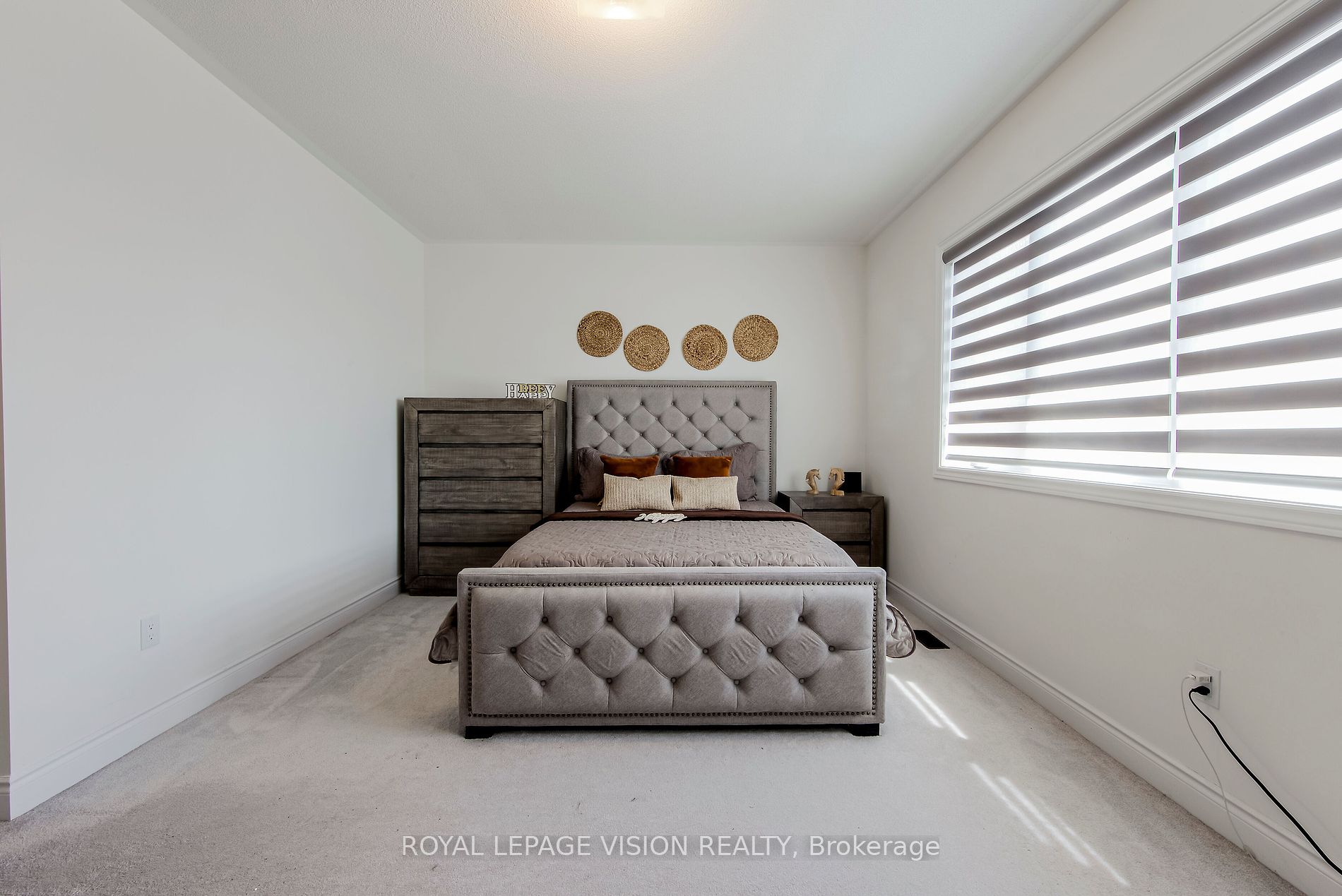 14 Lowell Cres