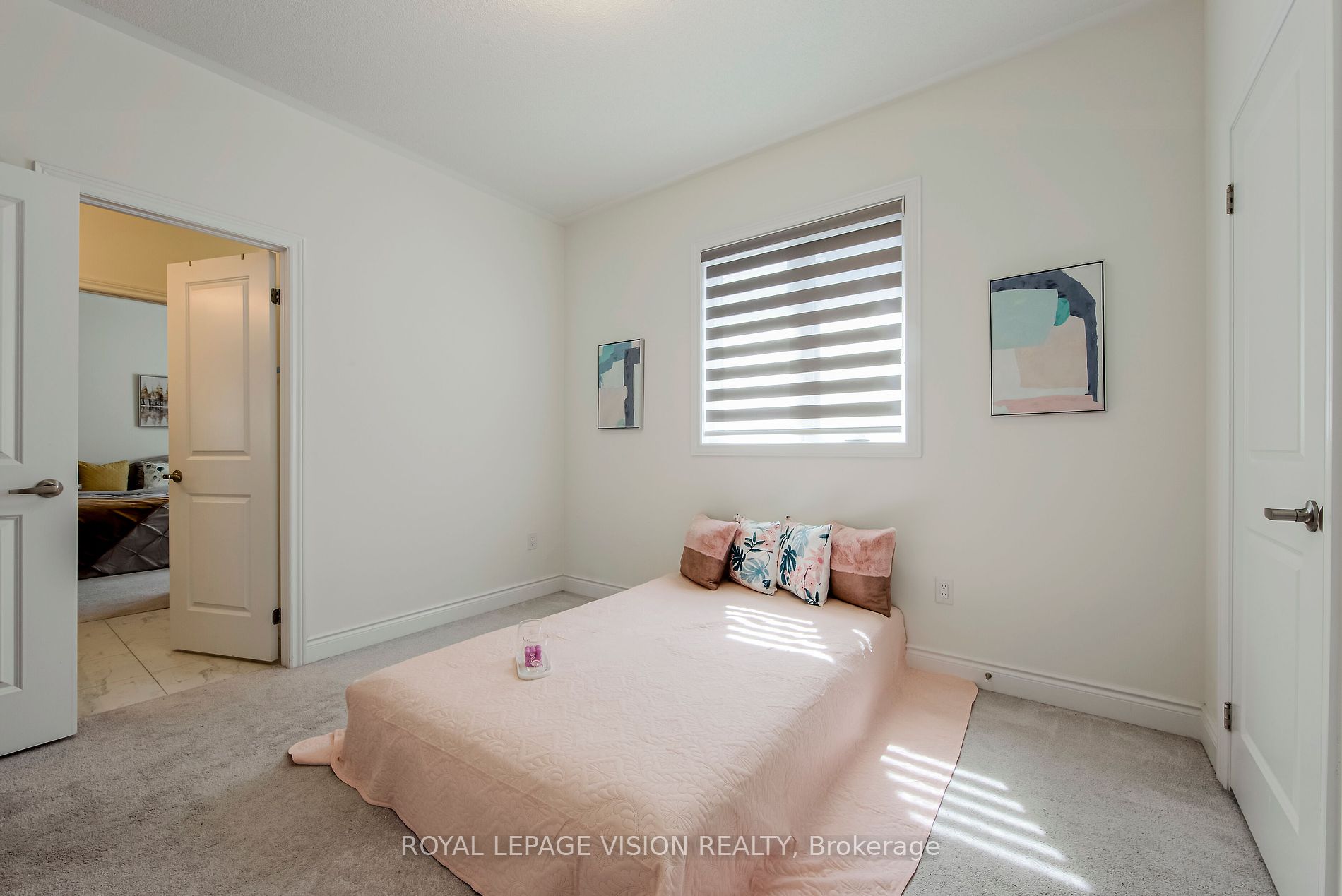 14 Lowell Cres