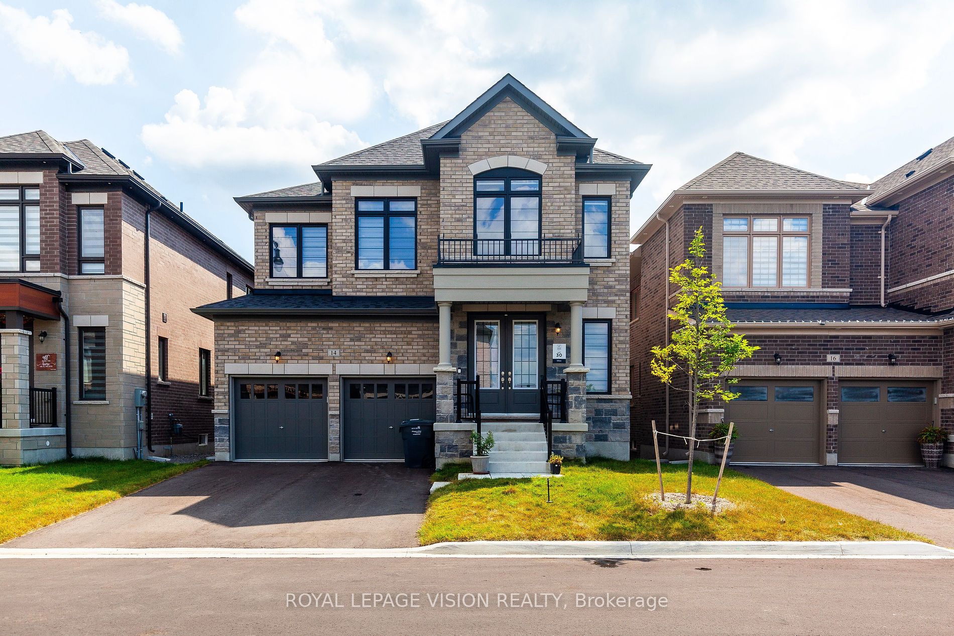 14 Lowell Cres