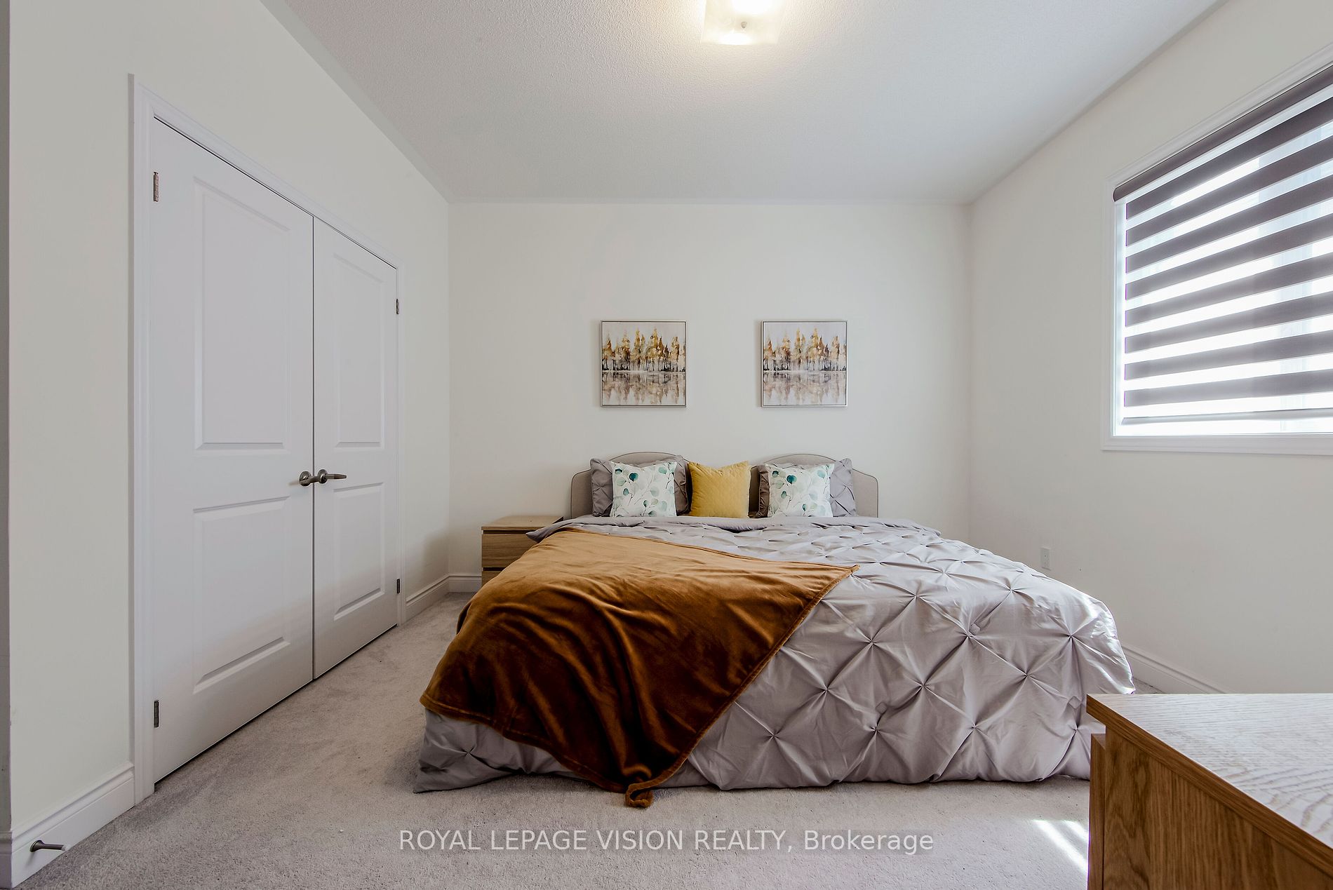 14 Lowell Cres