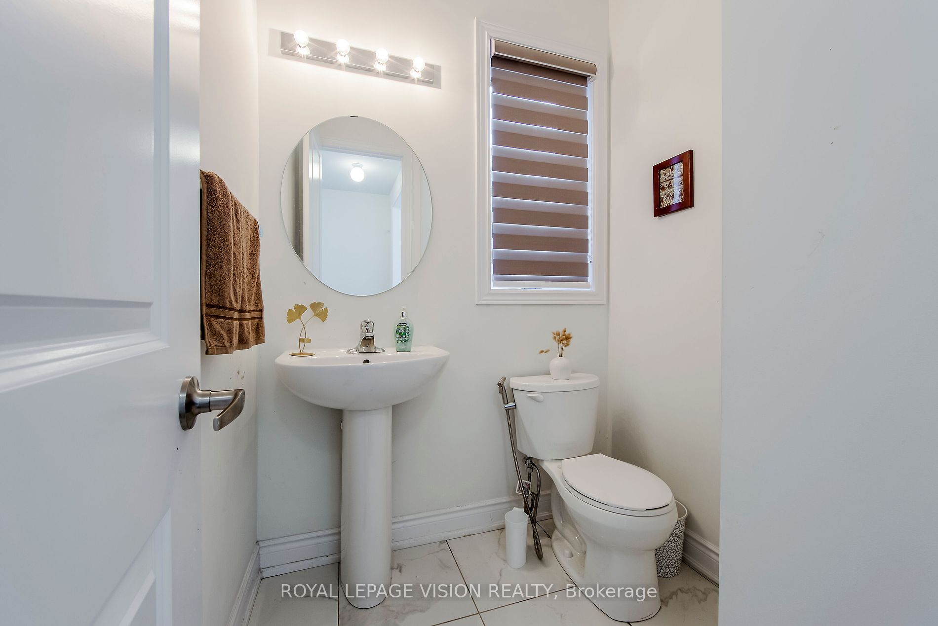 14 Lowell Cres