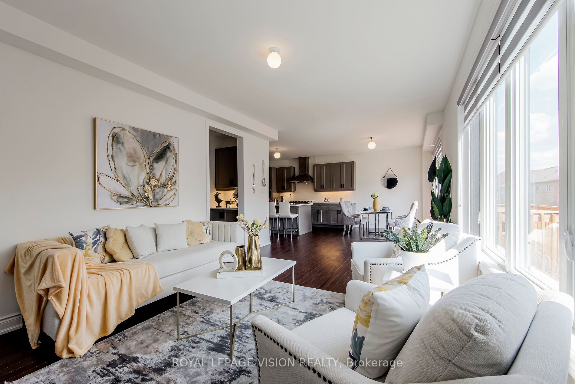 14 Lowell Cres