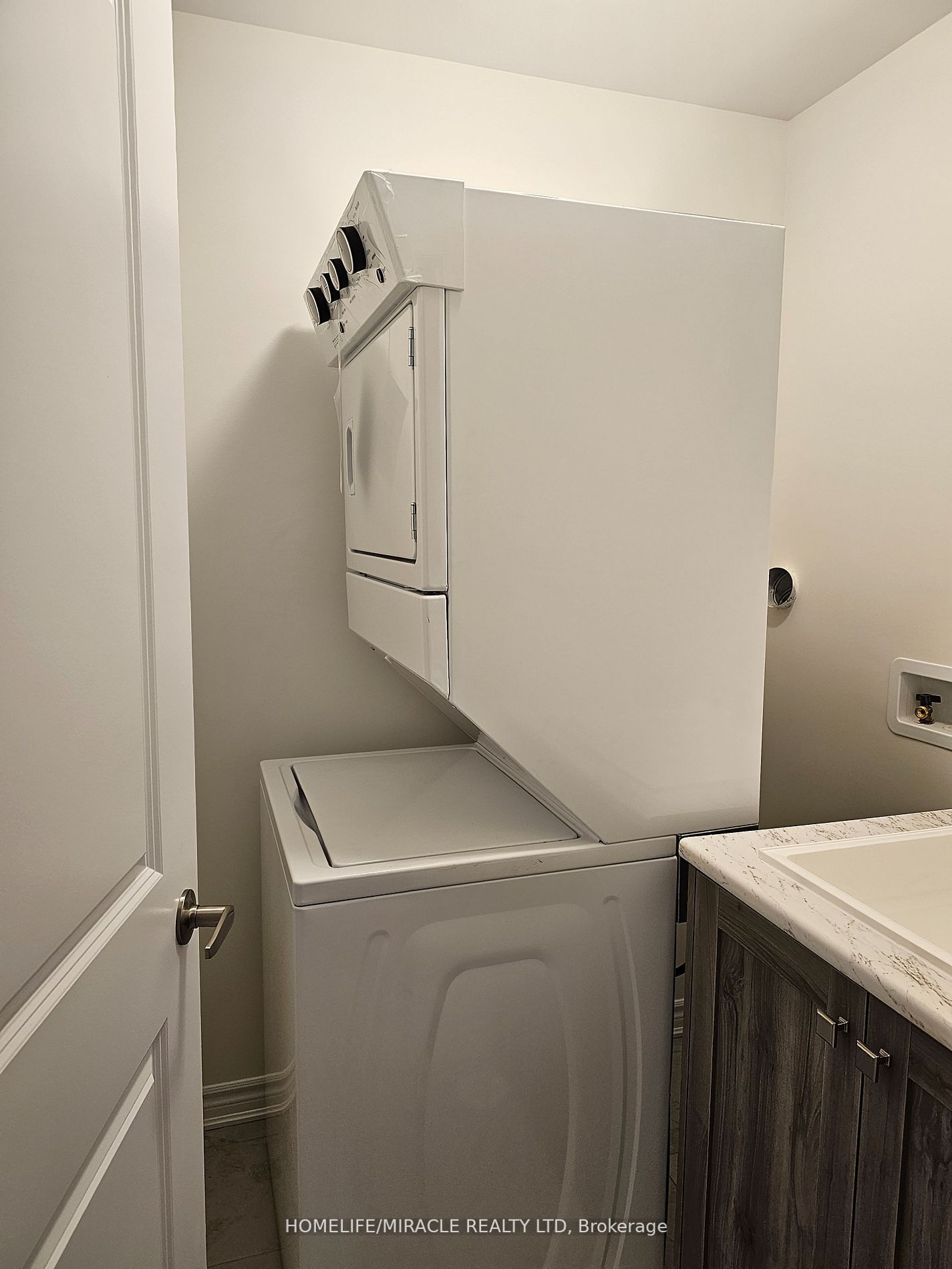 23 Petch Avenue, #Upper