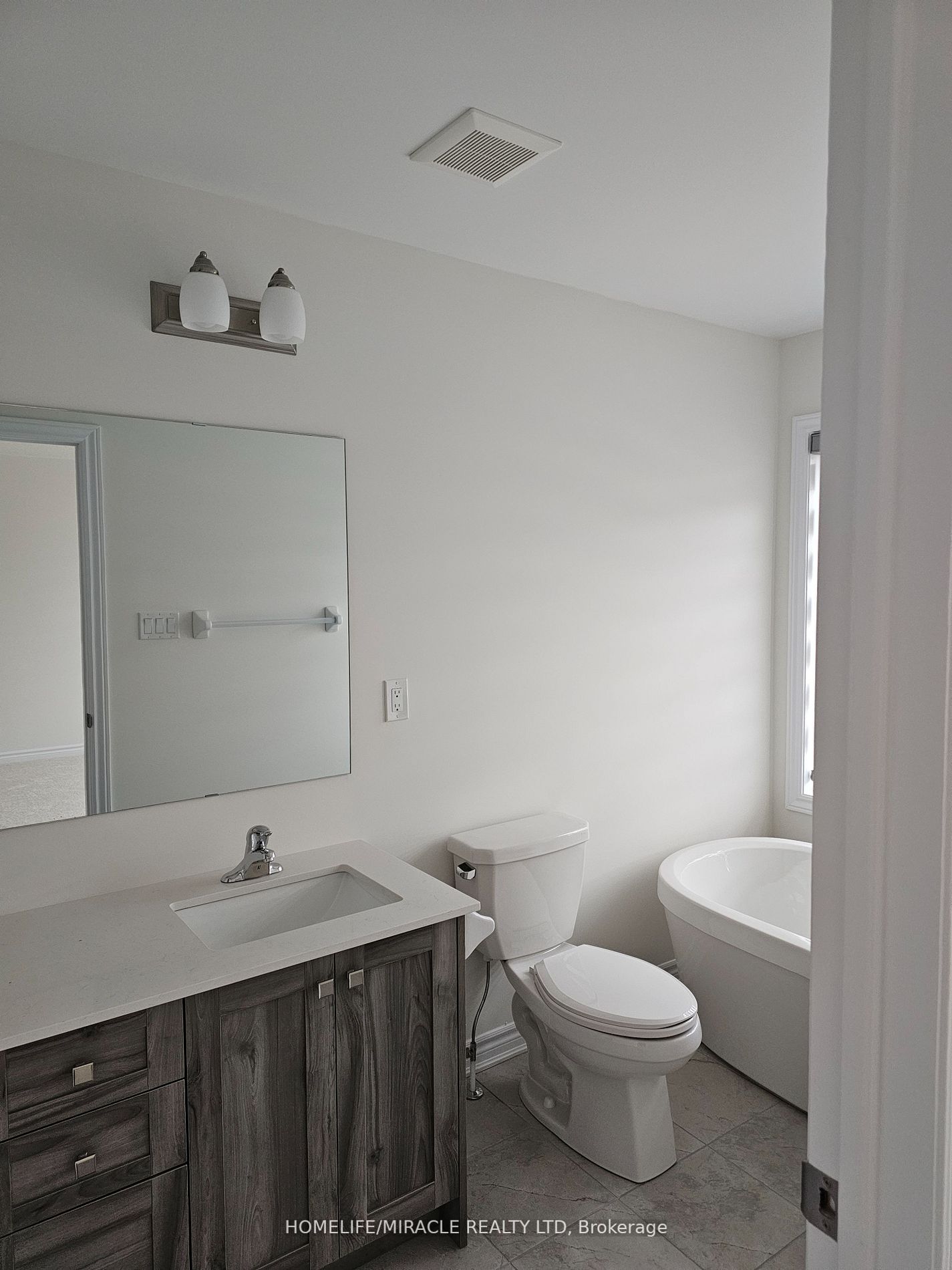 23 Petch Avenue, #Upper