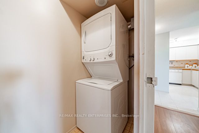 3845 Lake Shore Blvd, #911