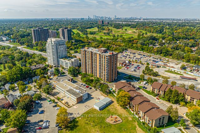 3845 Lake Shore Blvd, #911