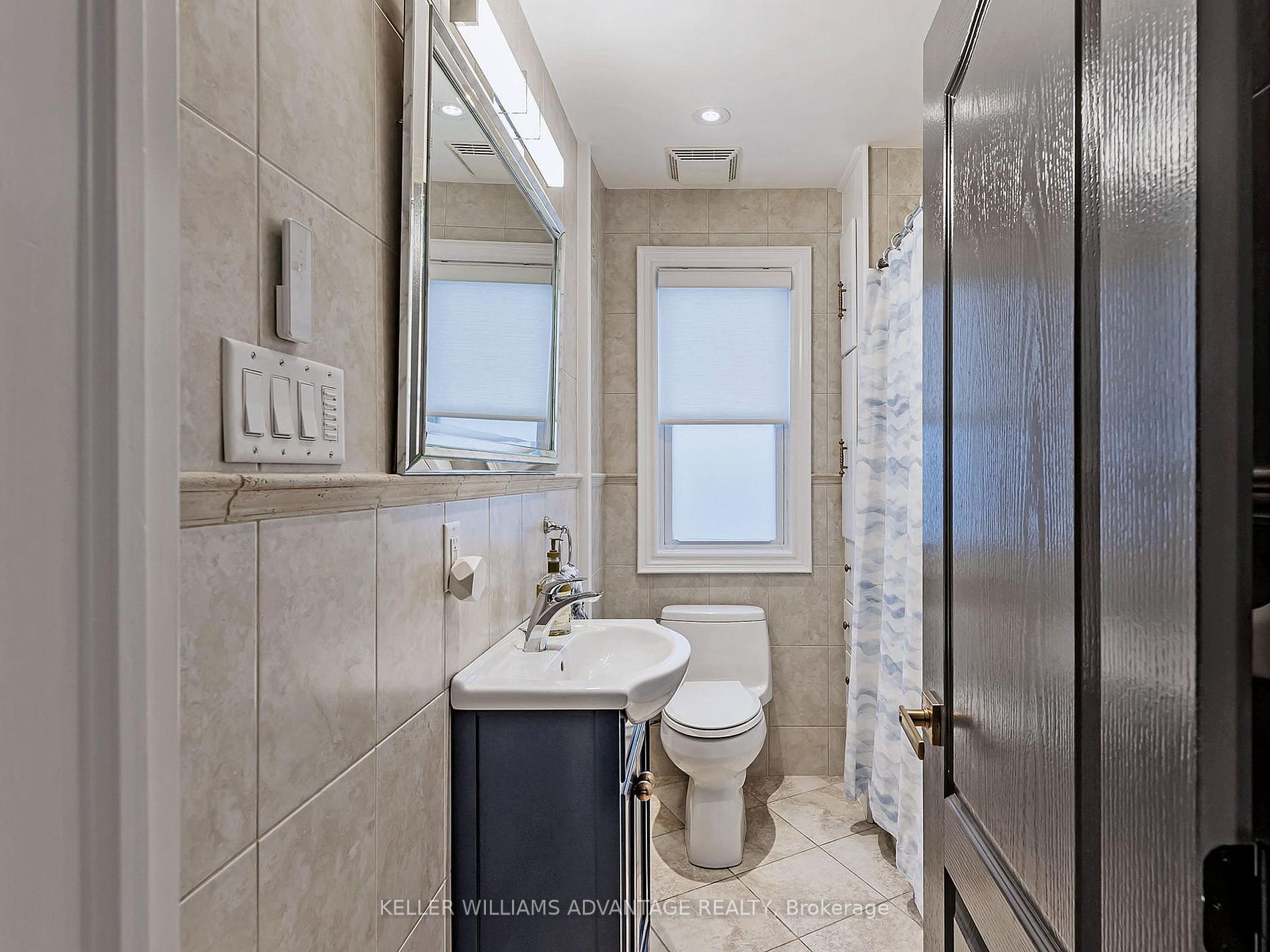 69 Aura Lea Boulevard