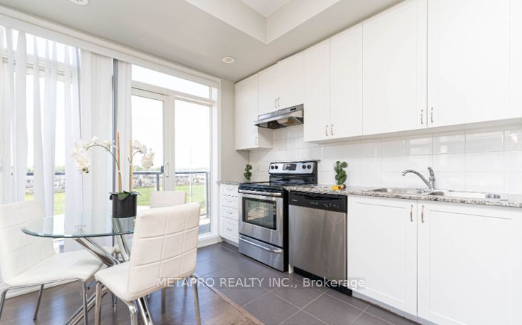 54 Sky Harbour Dr, #404