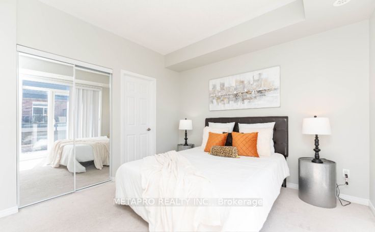 54 Sky Harbour Dr, #404
