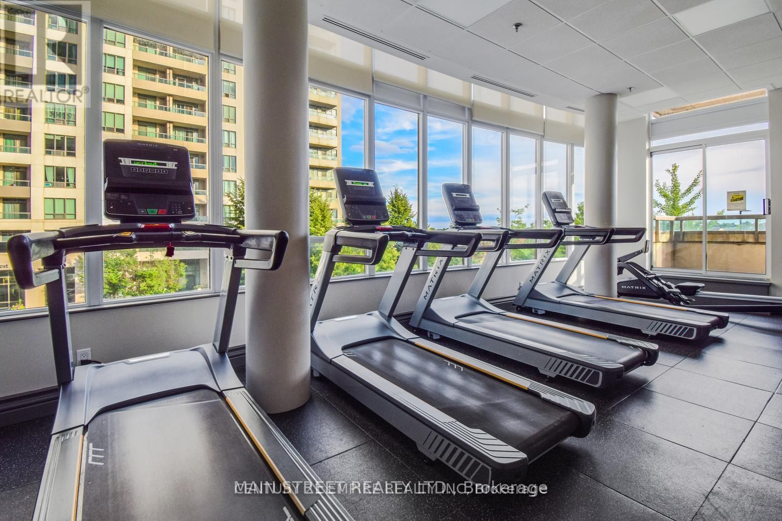 349 Rathburn Rd W, #511