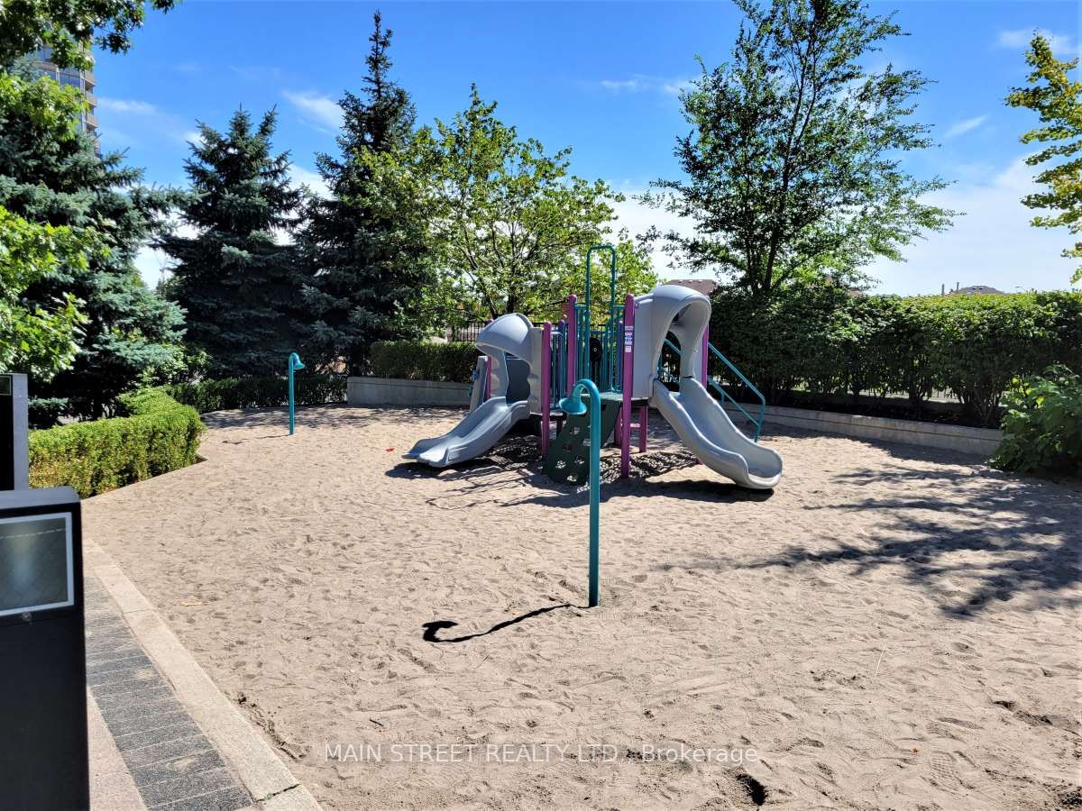 349 Rathburn Rd W, #511