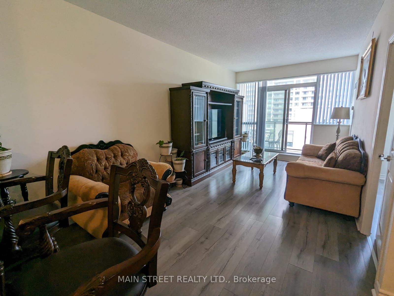 349 Rathburn Rd W, #511