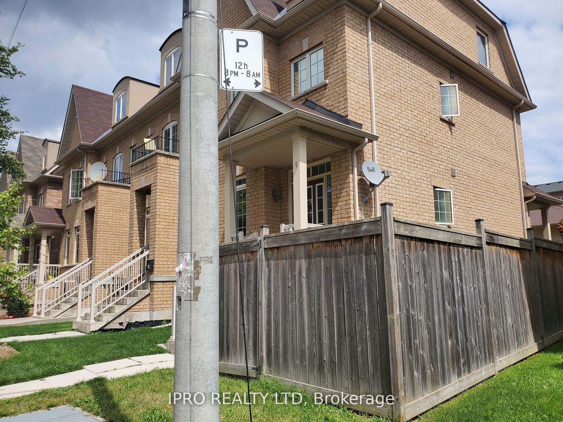 9 Parrotta Dr