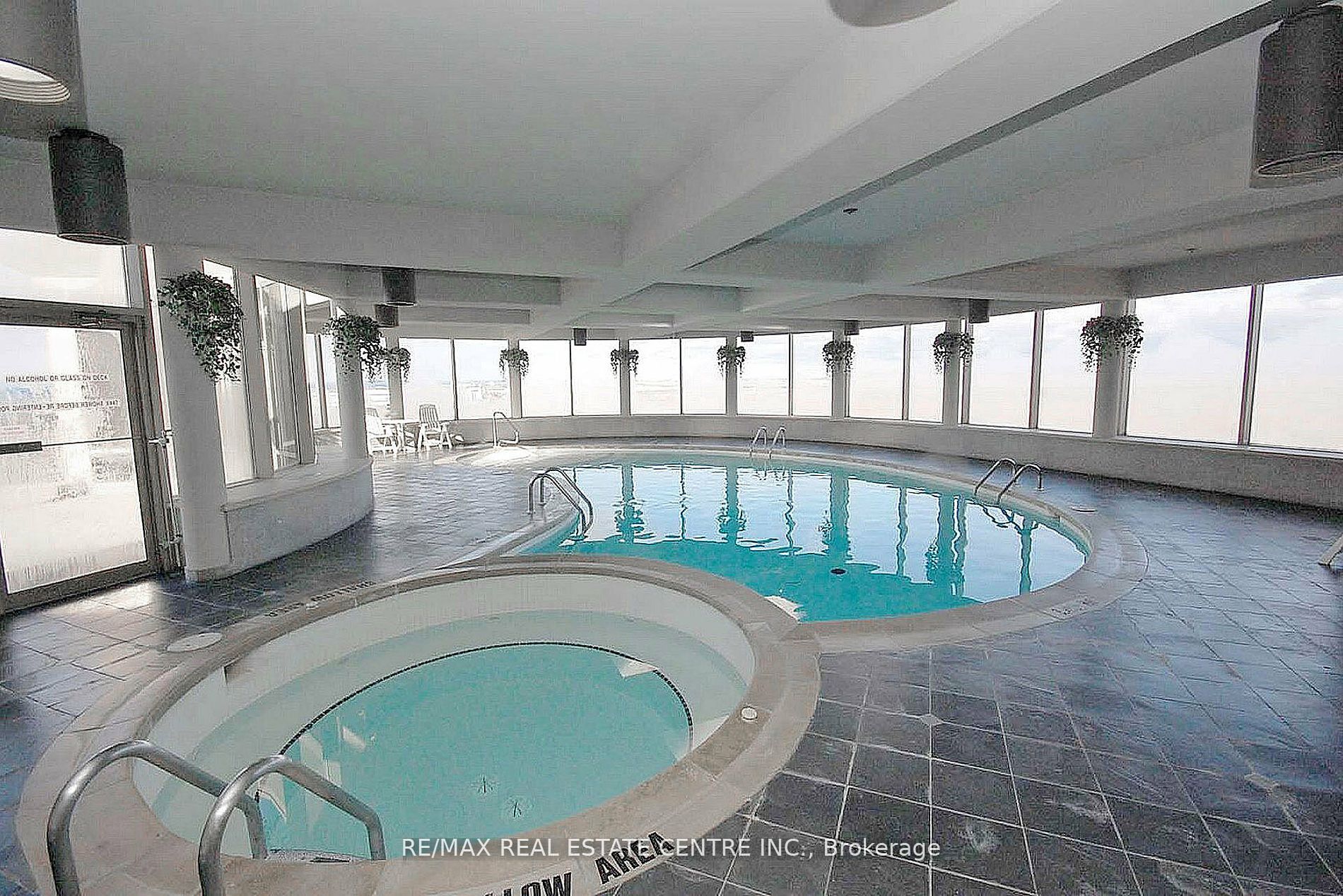 45 Kingsbridge Garden Circ, #1504