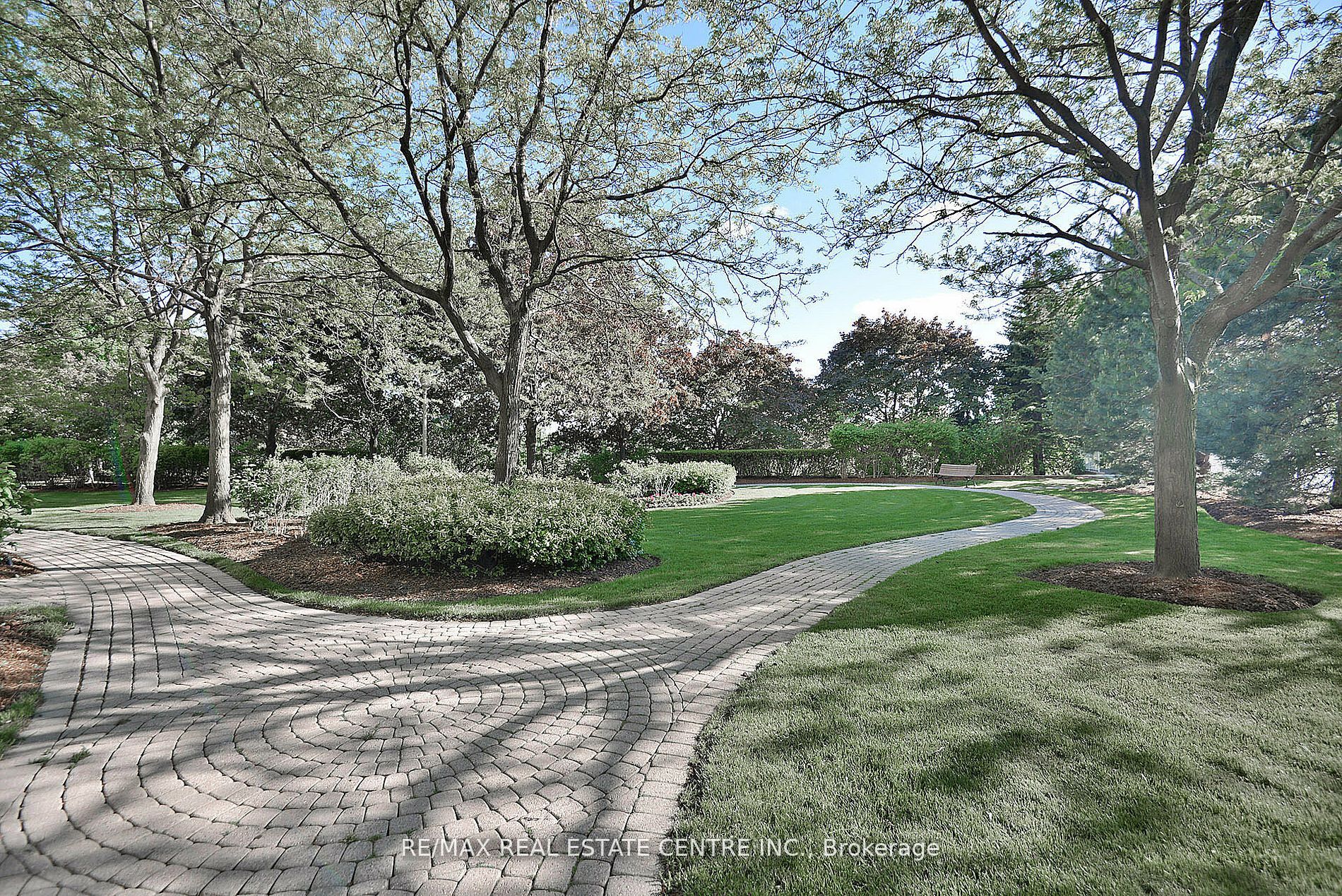 45 Kingsbridge Garden Circ, #1504