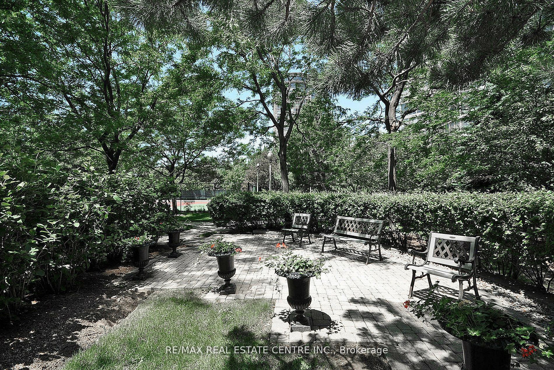 45 Kingsbridge Garden Circ, #1504