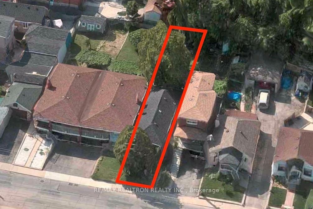 70 Dunraven Dr